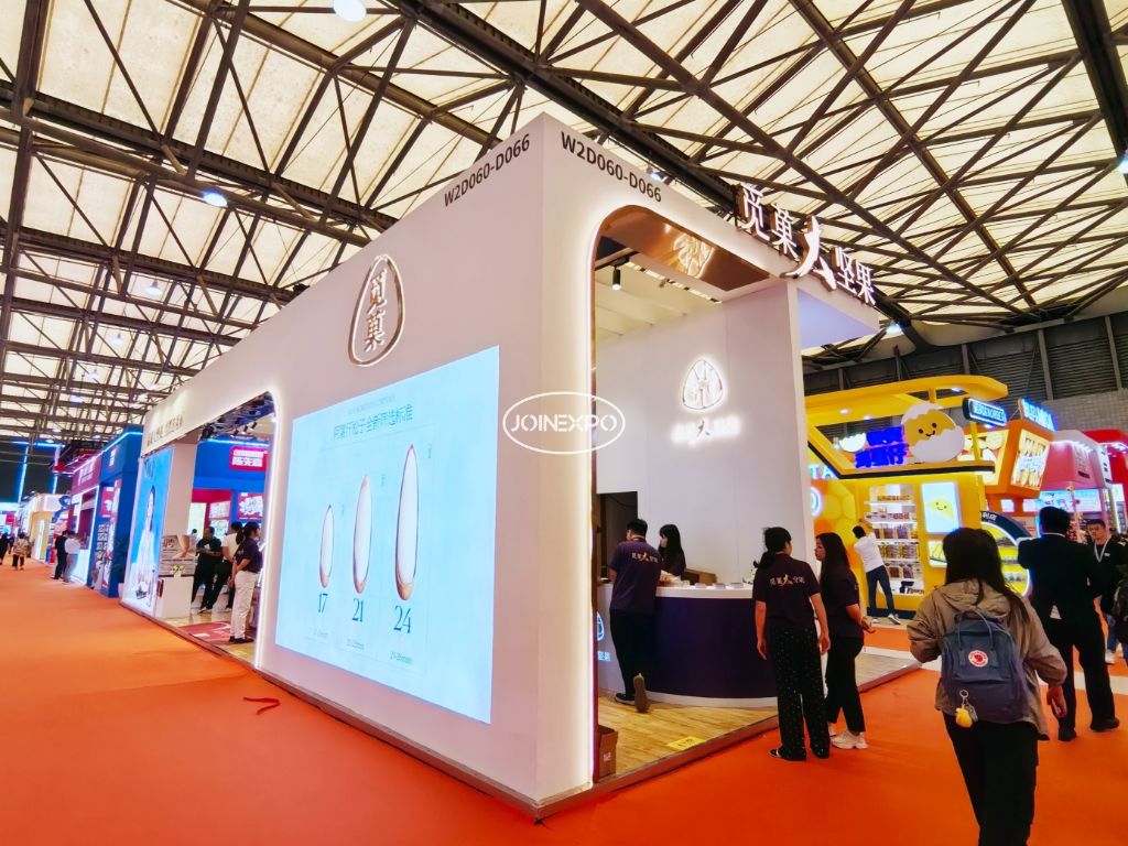 上海食品展展臺(tái)搭建 | 覓果食品在SIAL展打造沉浸式展臺(tái)空間