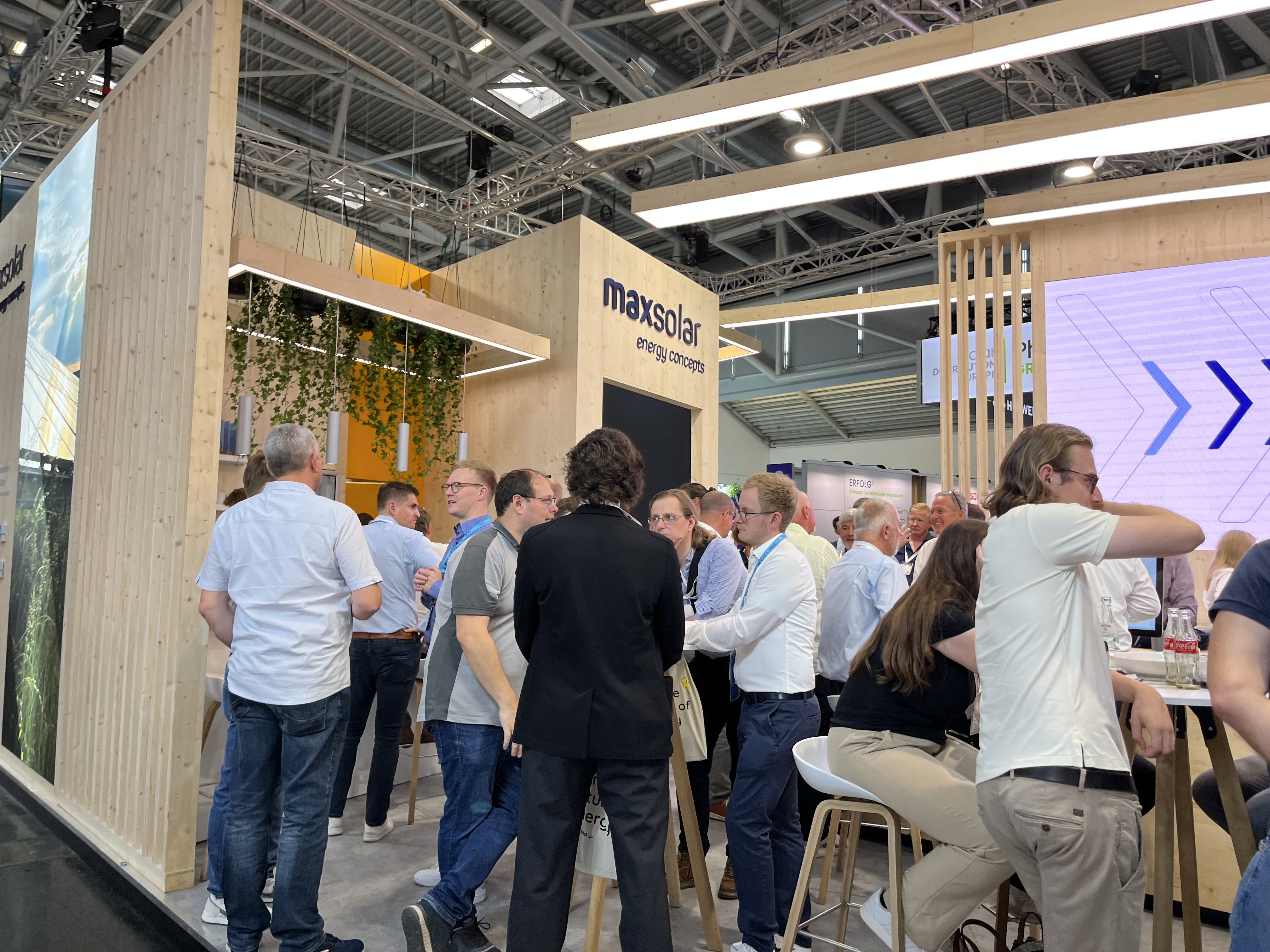 中勵(lì)展覽設(shè)計(jì)搭建