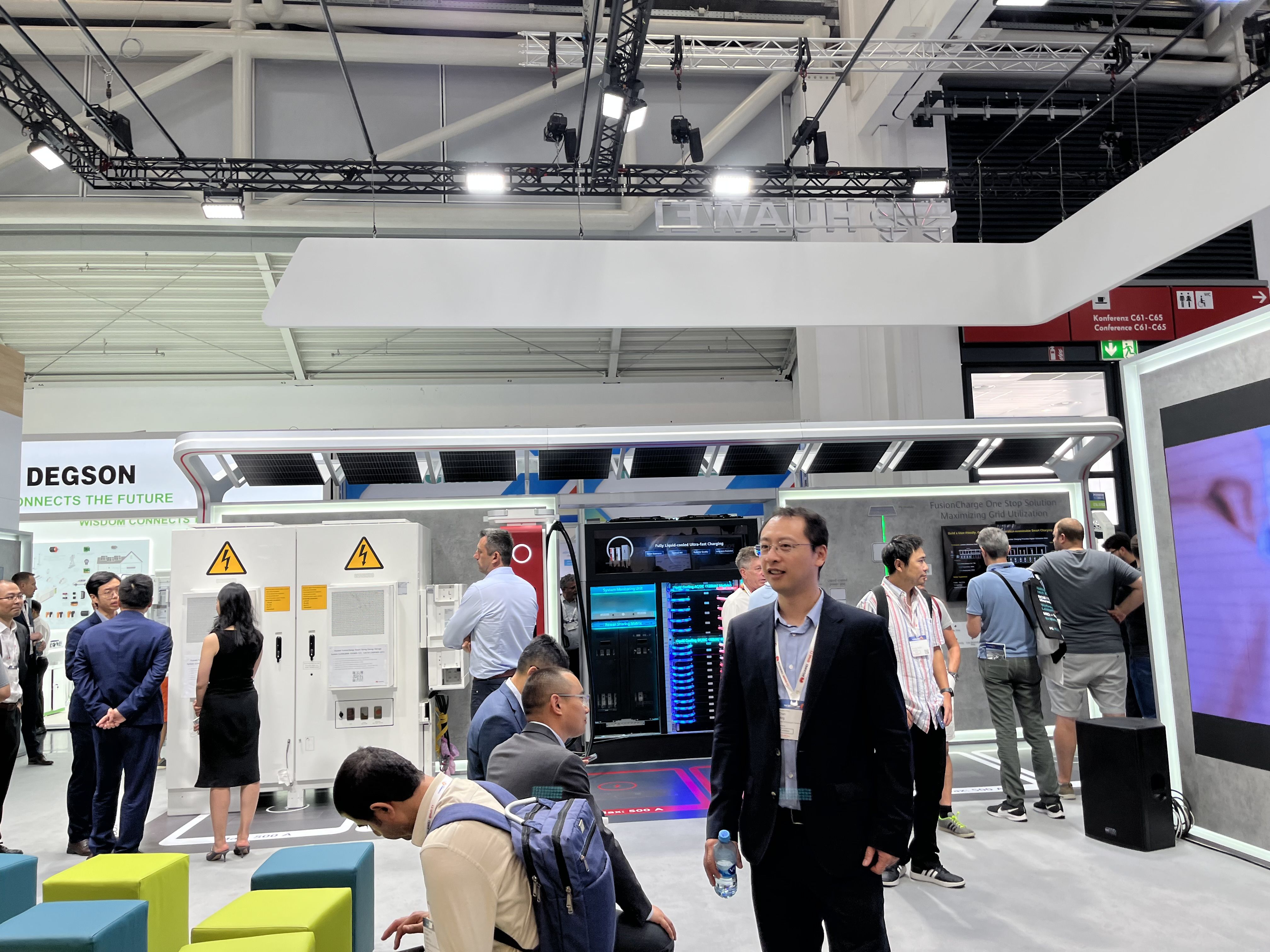 中勵(lì)展覽設(shè)計(jì)搭建